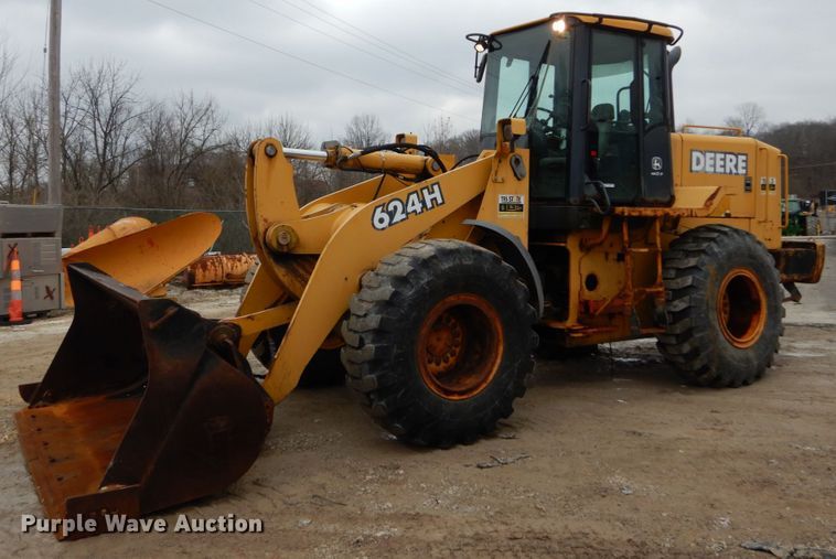 image for item GB9851 2003 John Deere 624H  wheel loader