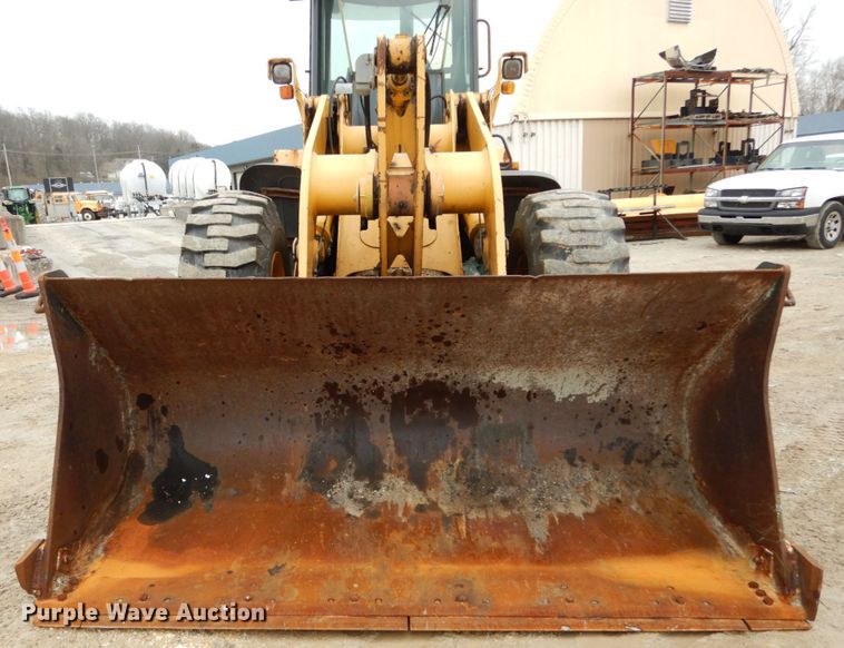 image for item GB9851 2003 John Deere 624H  wheel loader