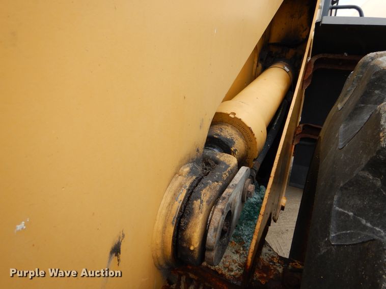 image for item GB9851 2003 John Deere 624H  wheel loader