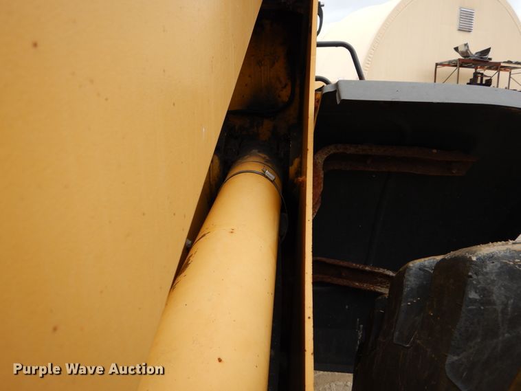 image for item GB9851 2003 John Deere 624H  wheel loader