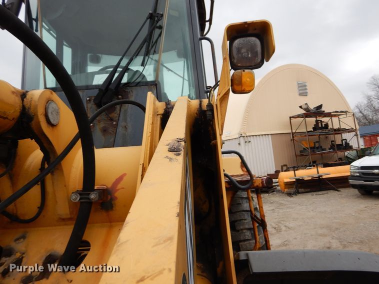 image for item GB9851 2003 John Deere 624H  wheel loader