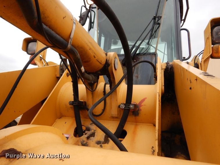 image for item GB9851 2003 John Deere 624H  wheel loader