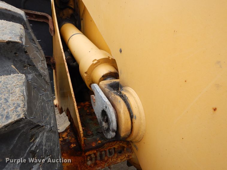 image for item GB9851 2003 John Deere 624H  wheel loader