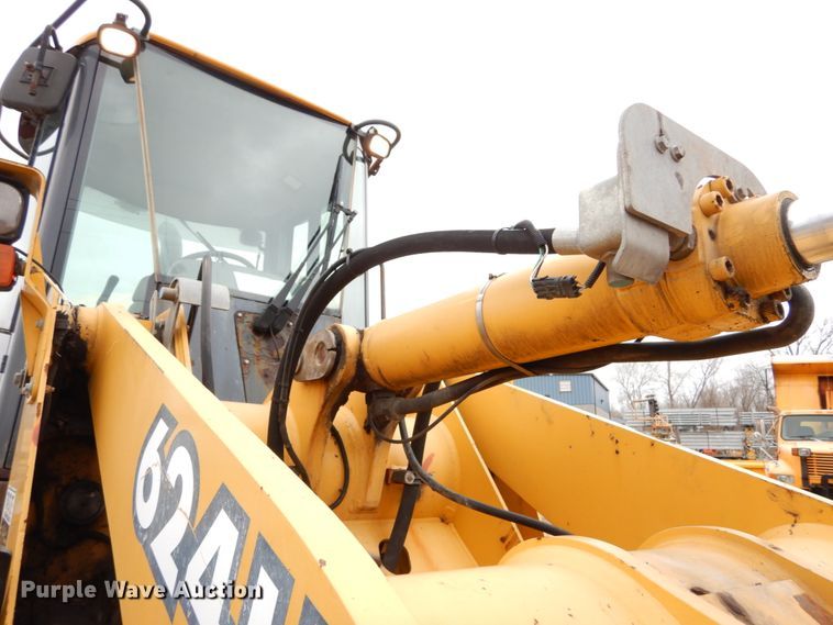 image for item GB9851 2003 John Deere 624H  wheel loader