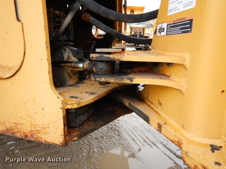 image for item GB9851 2003 John Deere 624H  wheel loader