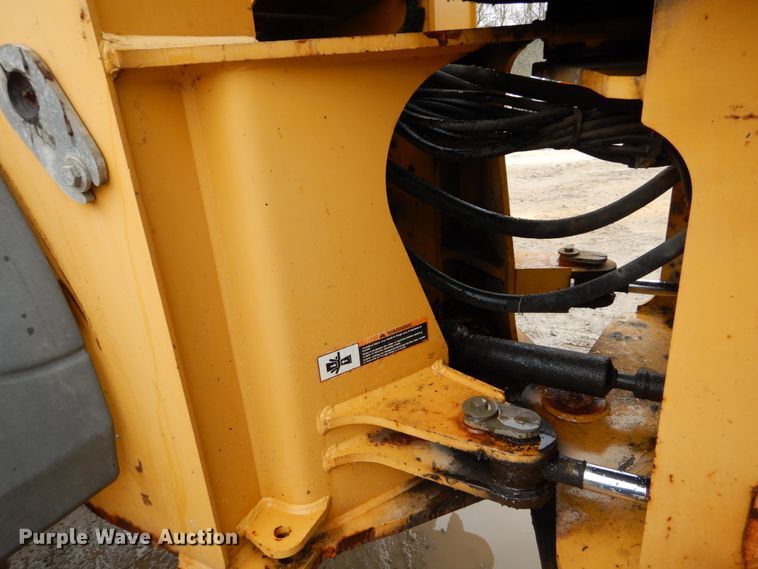 image for item GB9851 2003 John Deere 624H  wheel loader