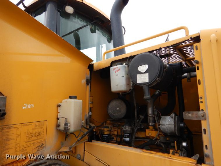 image for item GB9851 2003 John Deere 624H  wheel loader