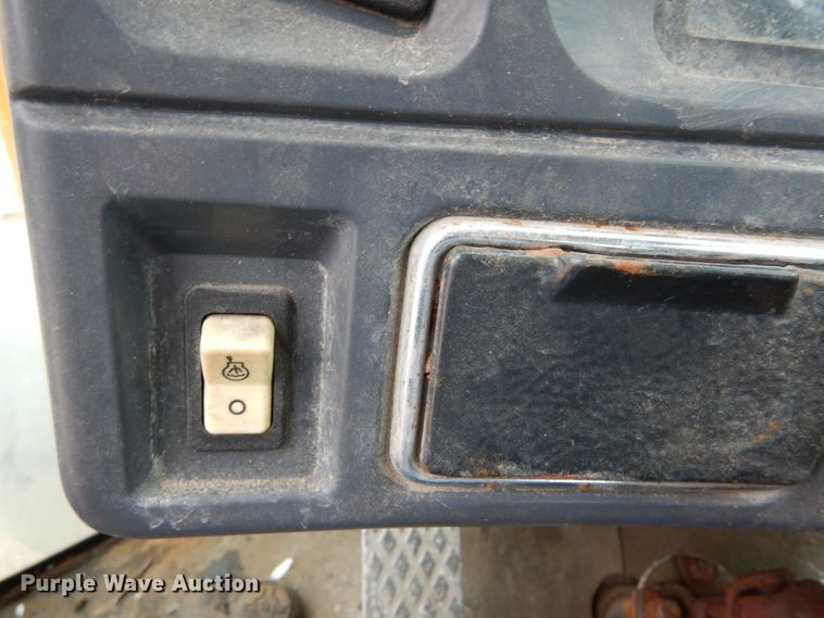 image for item GB9851 2003 John Deere 624H  wheel loader