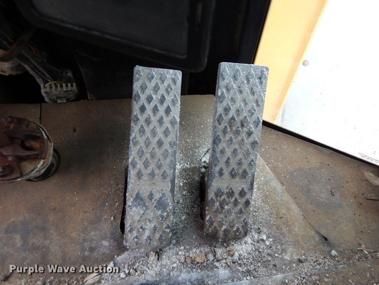 image for item GB9851 2003 John Deere 624H  wheel loader