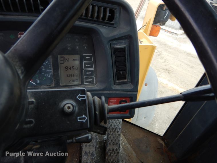 image for item GB9851 2003 John Deere 624H  wheel loader