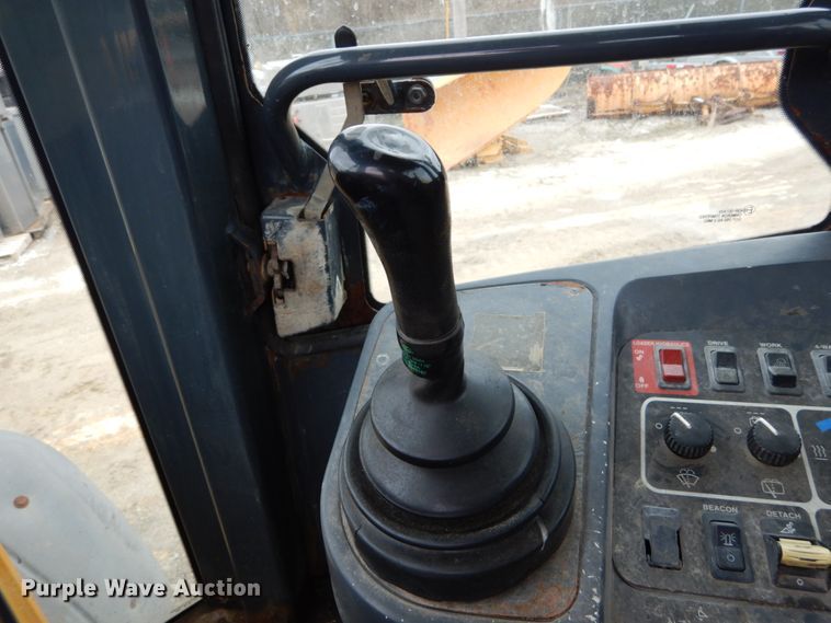 image for item GB9851 2003 John Deere 624H  wheel loader