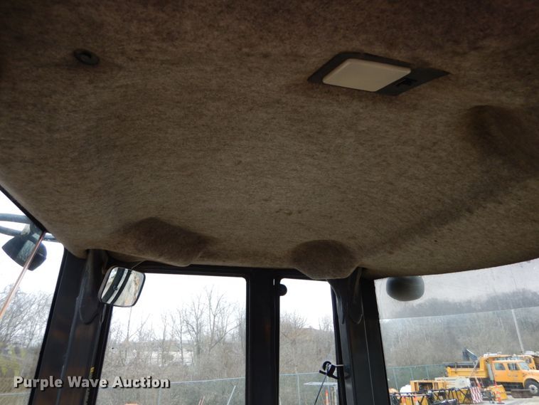 image for item GB9851 2003 John Deere 624H  wheel loader