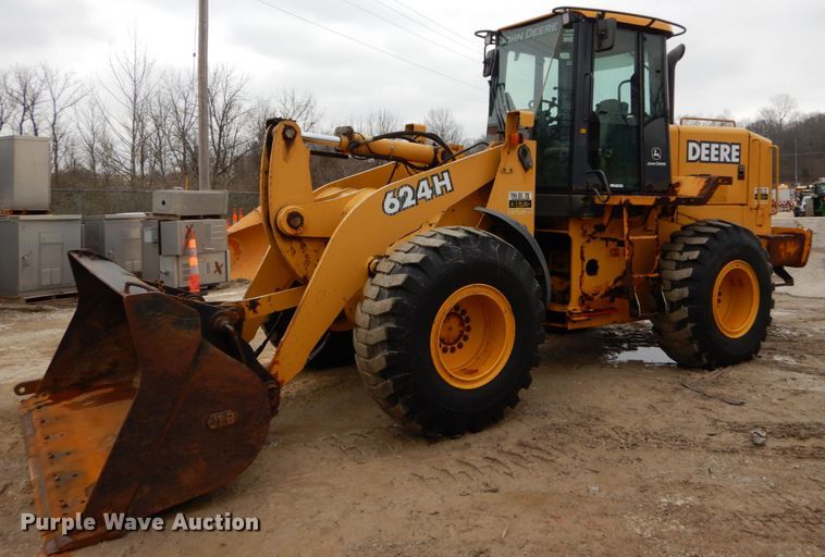 image for item GB9853 2003 John Deere 624H  wheel loader