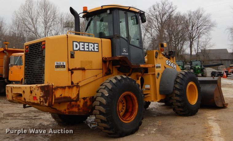 image for item GB9853 2003 John Deere 624H  wheel loader