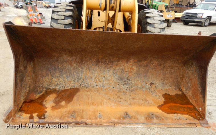 image for item GB9853 2003 John Deere 624H  wheel loader