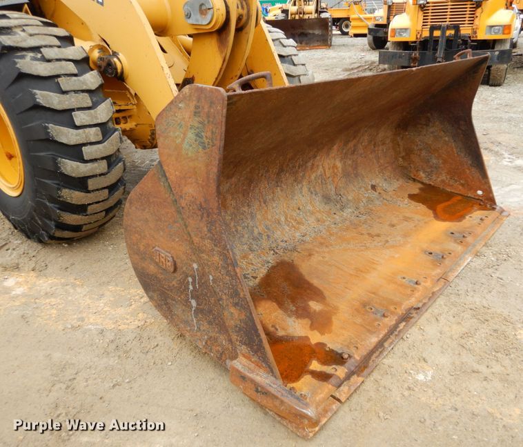 image for item GB9853 2003 John Deere 624H  wheel loader