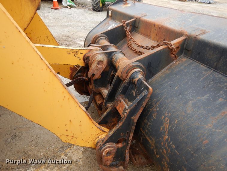 image for item GB9853 2003 John Deere 624H  wheel loader