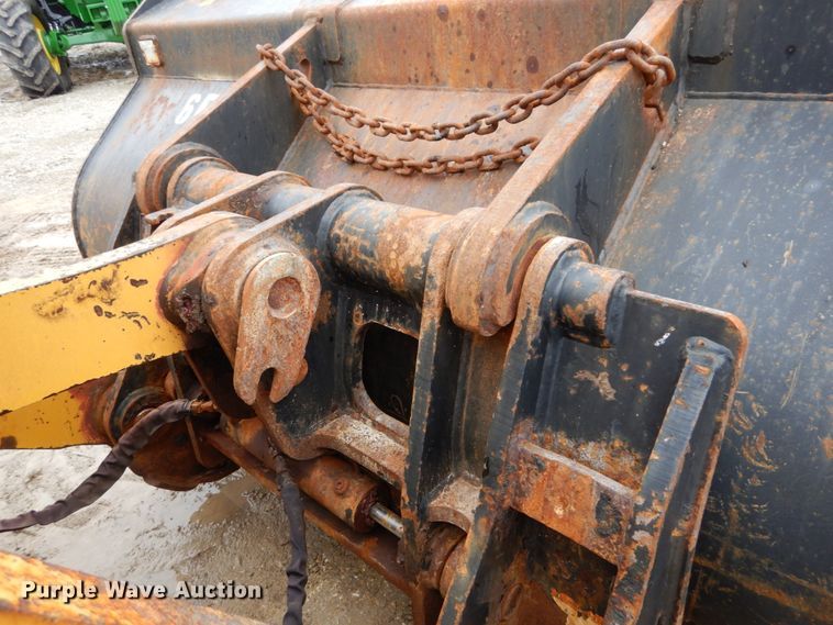 image for item GB9853 2003 John Deere 624H  wheel loader