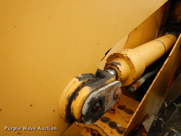 image for item GB9853 2003 John Deere 624H  wheel loader