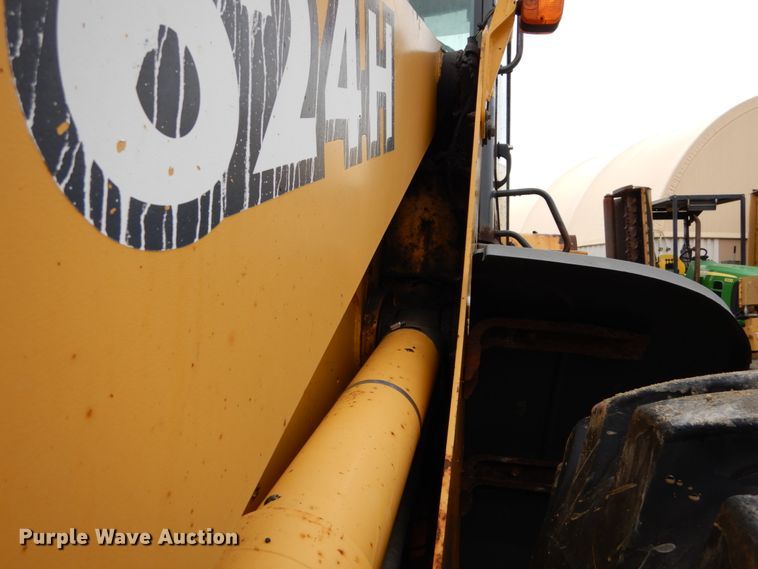 image for item GB9853 2003 John Deere 624H  wheel loader