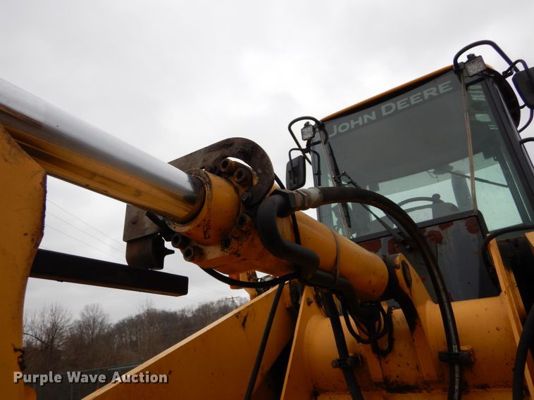 image for item GB9853 2003 John Deere 624H  wheel loader