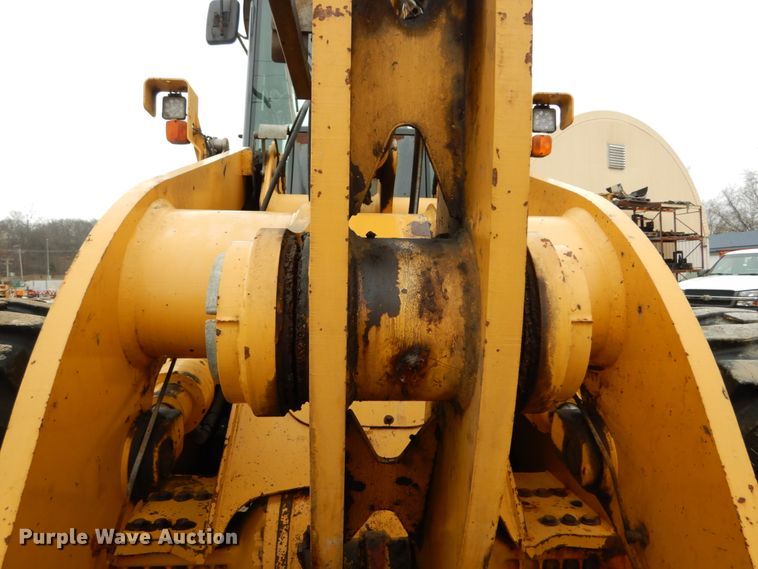 image for item GB9853 2003 John Deere 624H  wheel loader