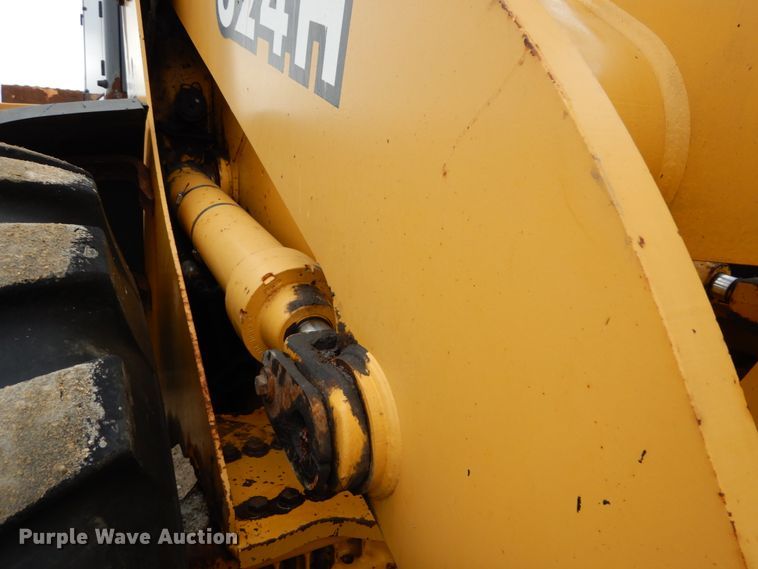image for item GB9853 2003 John Deere 624H  wheel loader