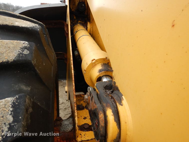 image for item GB9853 2003 John Deere 624H  wheel loader