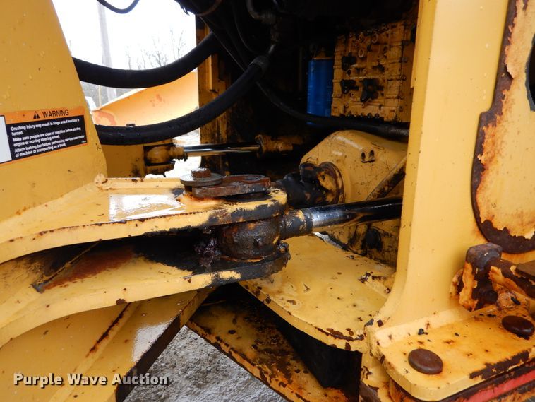 image for item GB9853 2003 John Deere 624H  wheel loader