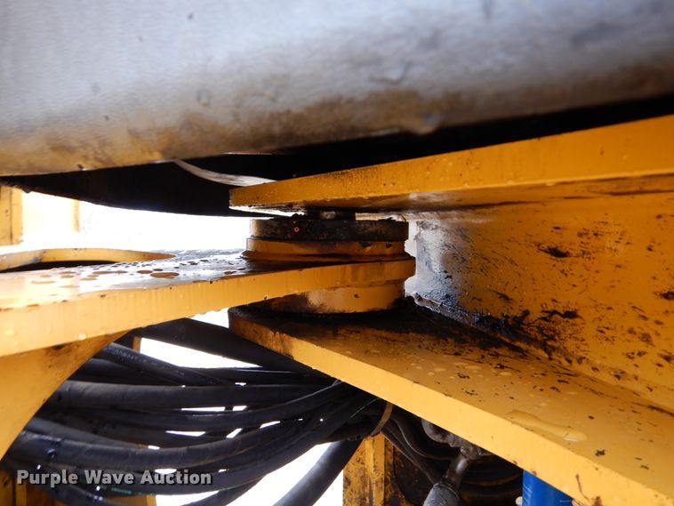 image for item GB9853 2003 John Deere 624H  wheel loader