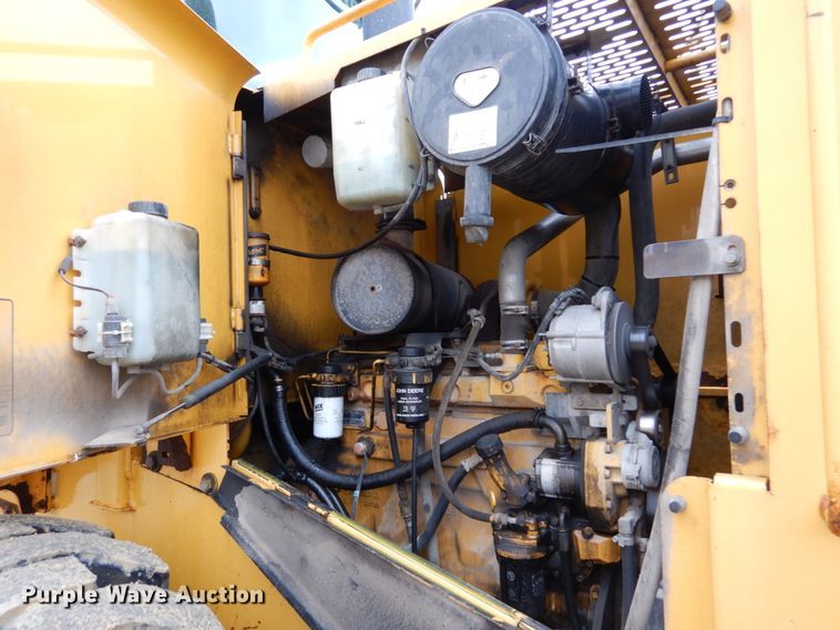 image for item GB9853 2003 John Deere 624H  wheel loader