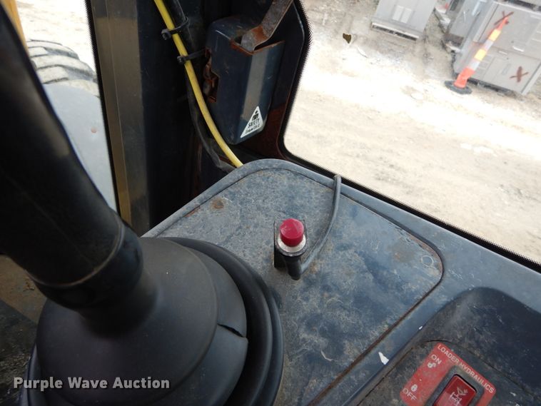 image for item GB9853 2003 John Deere 624H  wheel loader