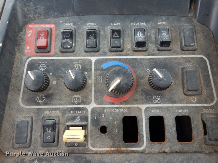 image for item GB9853 2003 John Deere 624H  wheel loader