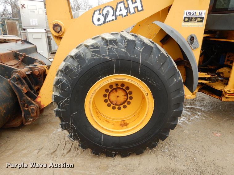 image for item GB9853 2003 John Deere 624H  wheel loader