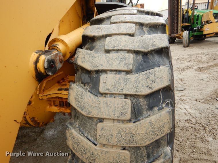 image for item GB9853 2003 John Deere 624H  wheel loader