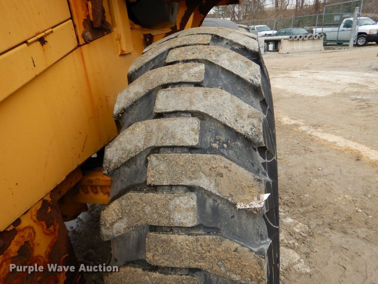 image for item GB9853 2003 John Deere 624H  wheel loader