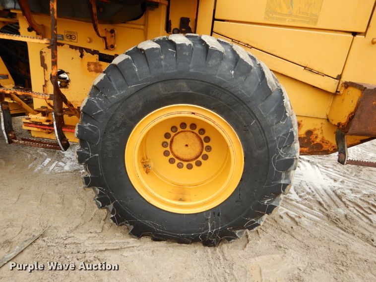 image for item GB9853 2003 John Deere 624H  wheel loader