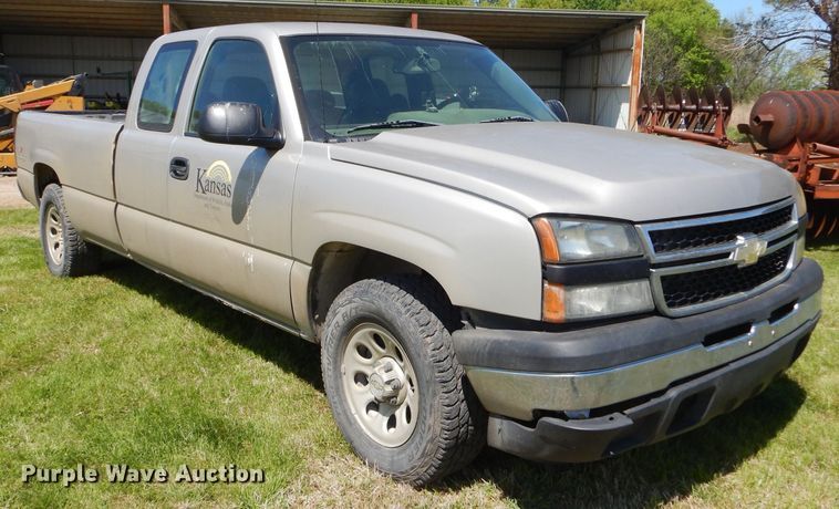 image for item GP9074 2006 Chevrolet Silverado 1500  Ext. Cab pickup truck