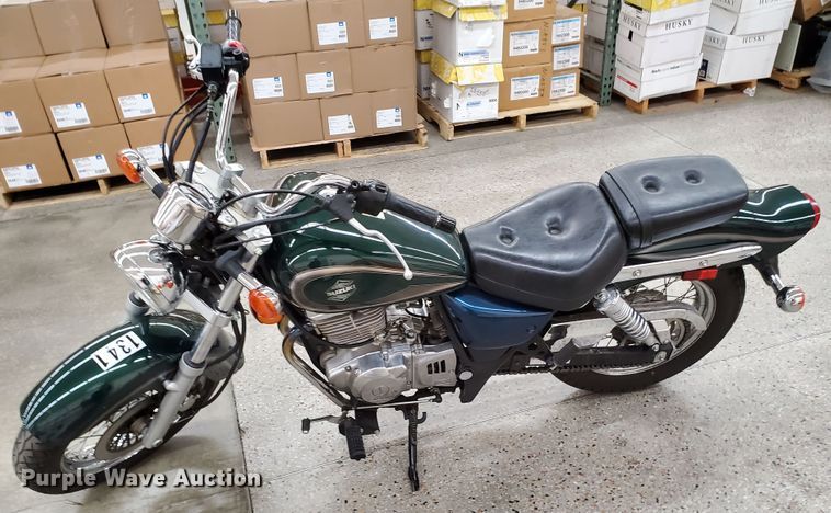 image for item GW9718 2001 Suzuki GZ250 motorcycle