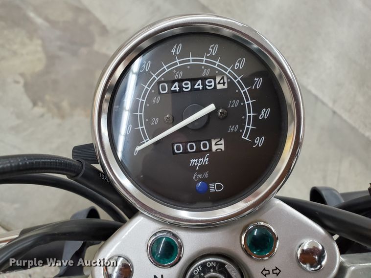 image for item GW9718 2001 Suzuki GZ250 motorcycle