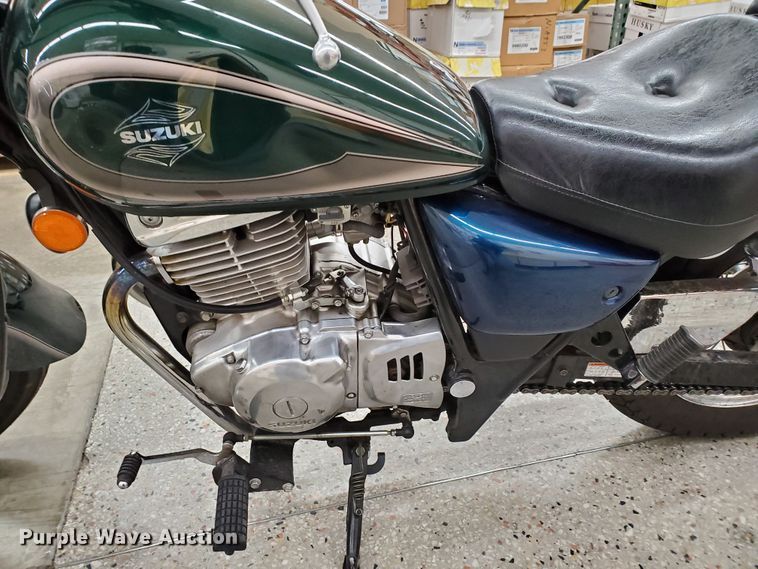 image for item GW9718 2001 Suzuki GZ250 motorcycle