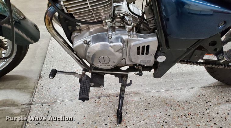 image for item GW9718 2001 Suzuki GZ250 motorcycle