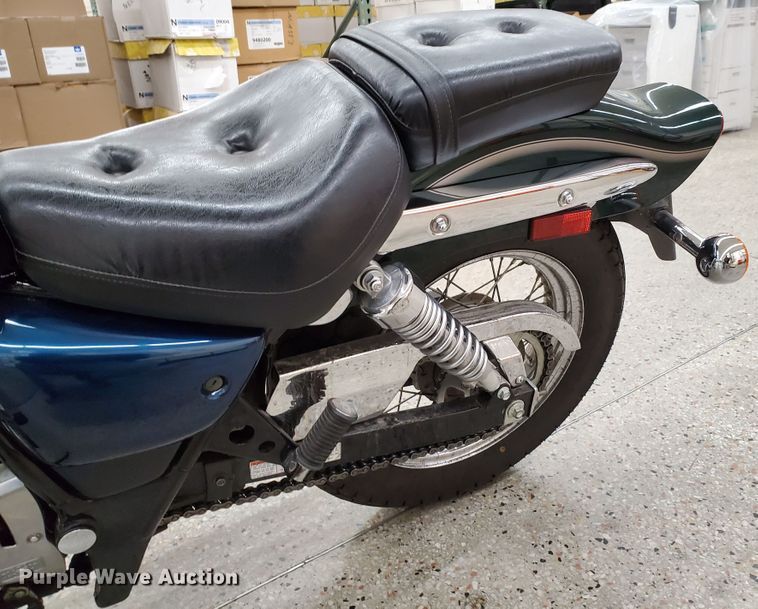 image for item GW9718 2001 Suzuki GZ250 motorcycle