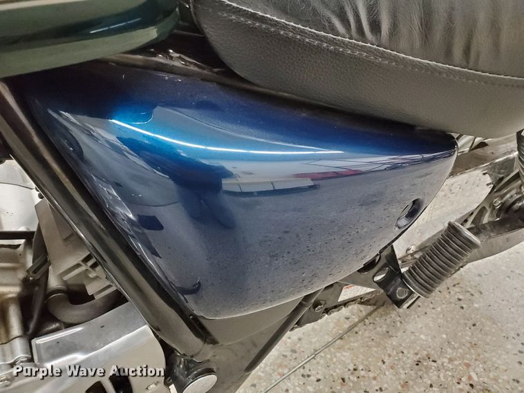 image for item GW9718 2001 Suzuki GZ250 motorcycle