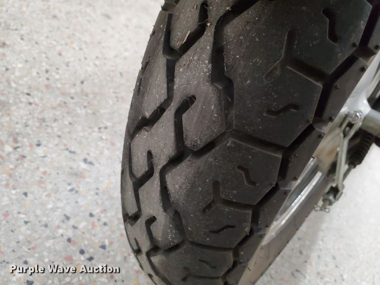 image for item GW9718 2001 Suzuki GZ250 motorcycle