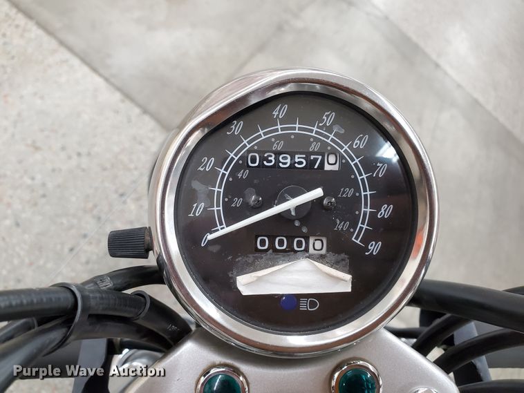 image for item GW9719 2001 Suzuki GZ250 motorcycle