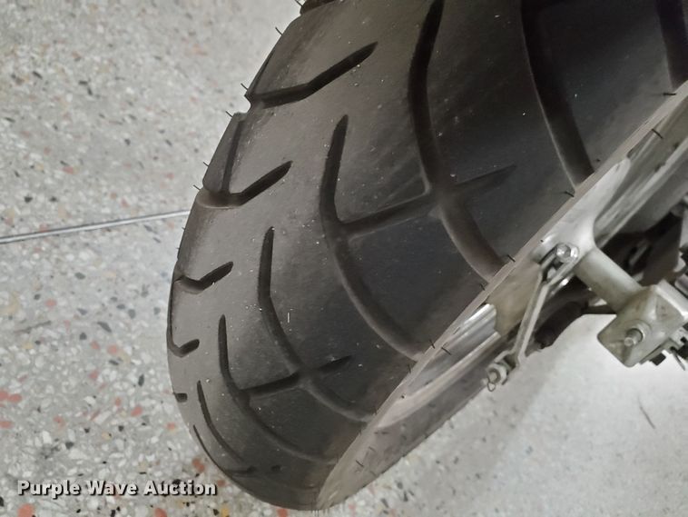 image for item GW9719 2001 Suzuki GZ250 motorcycle