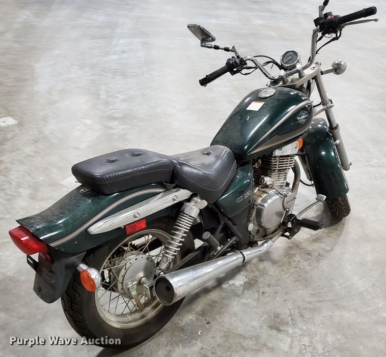 image for item GW9738 2001 Suzuki GZ250 motorcycle