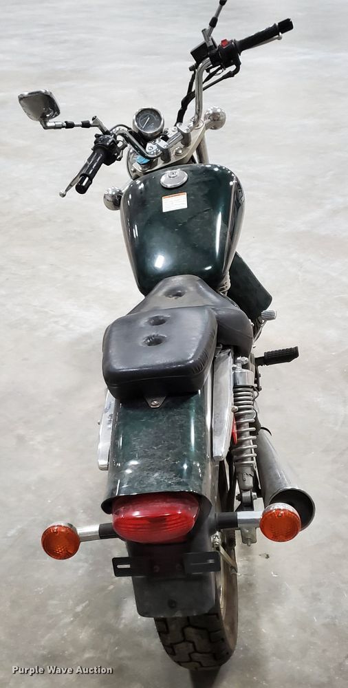 image for item GW9738 2001 Suzuki GZ250 motorcycle