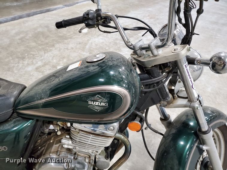image for item GW9738 2001 Suzuki GZ250 motorcycle